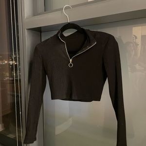 Black zip up crop top